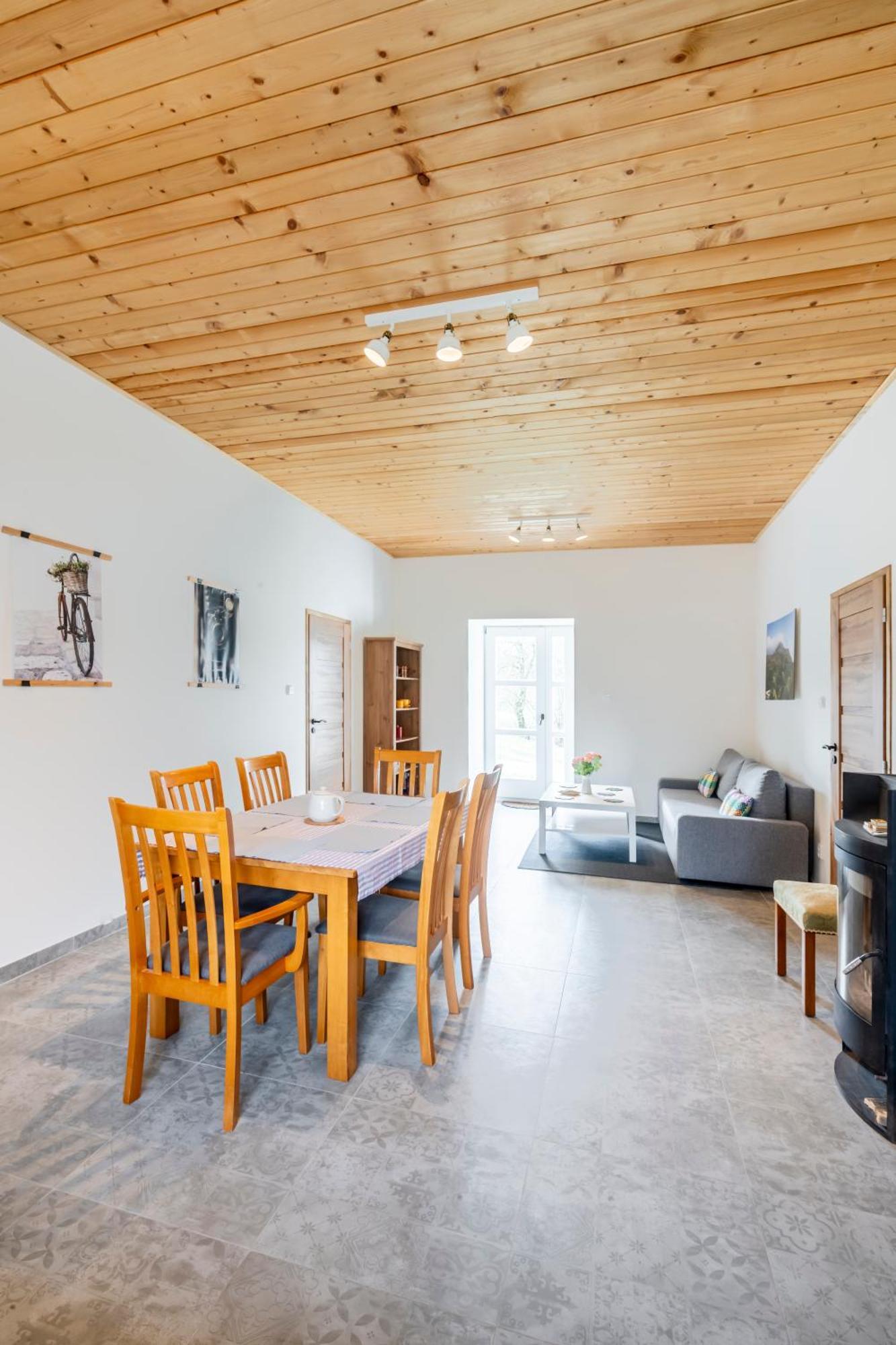 Apartmán Dvur Dolenec Rohoznice (Hradec Kralove)
